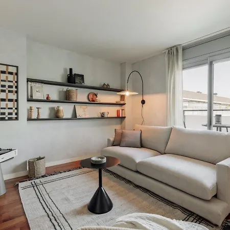 Apartment Emporda - 2 Bedrooms In Eixample Esquerra Barcelona
