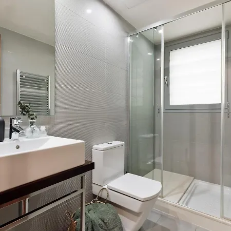 Emporda - 2 Bedrooms In Eixample Esquerra * Barcelona