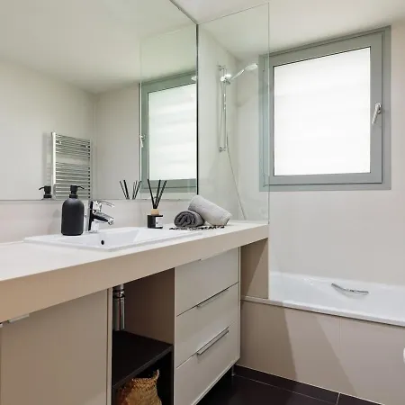 Emporda - 2 Bedrooms In Eixample Esquerra Apartment Barcelona